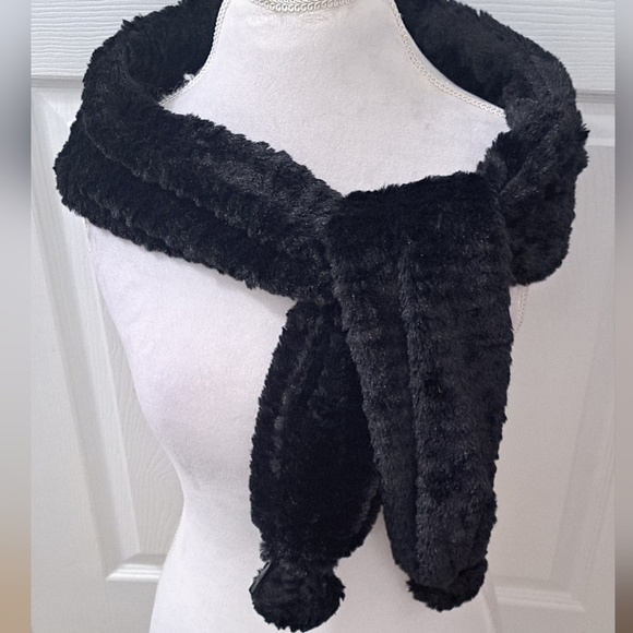 Black Faux Fur Scarf With Poms By Posh Plush - Picture 4 of 6